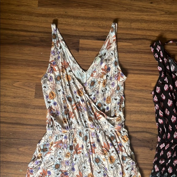 Bundle of TWO Rompers - Picture 3 of 6